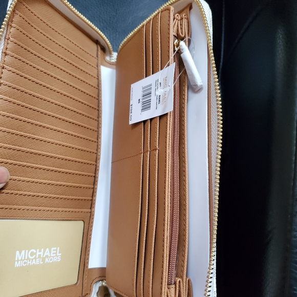 New Authentic Michael Kors Large Jet Set Wallet - Picture 9 of 14